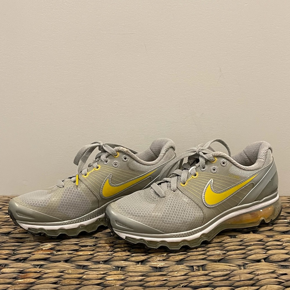 Nike Livestrong Flywire Air Max Sneakers
